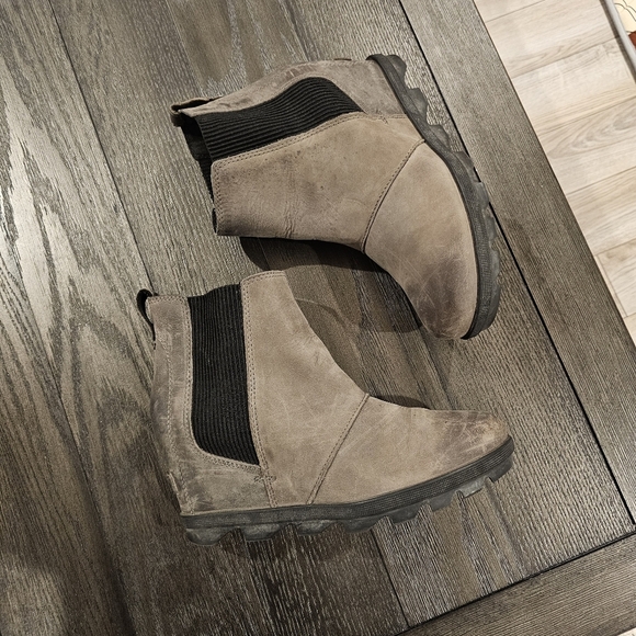 Sorel Women’s Joan of Arctic Wedge ll Chelsea Boots - Picture 2 of 8